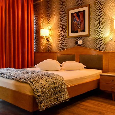 Eva Hotel Piraeus Buitenkant foto