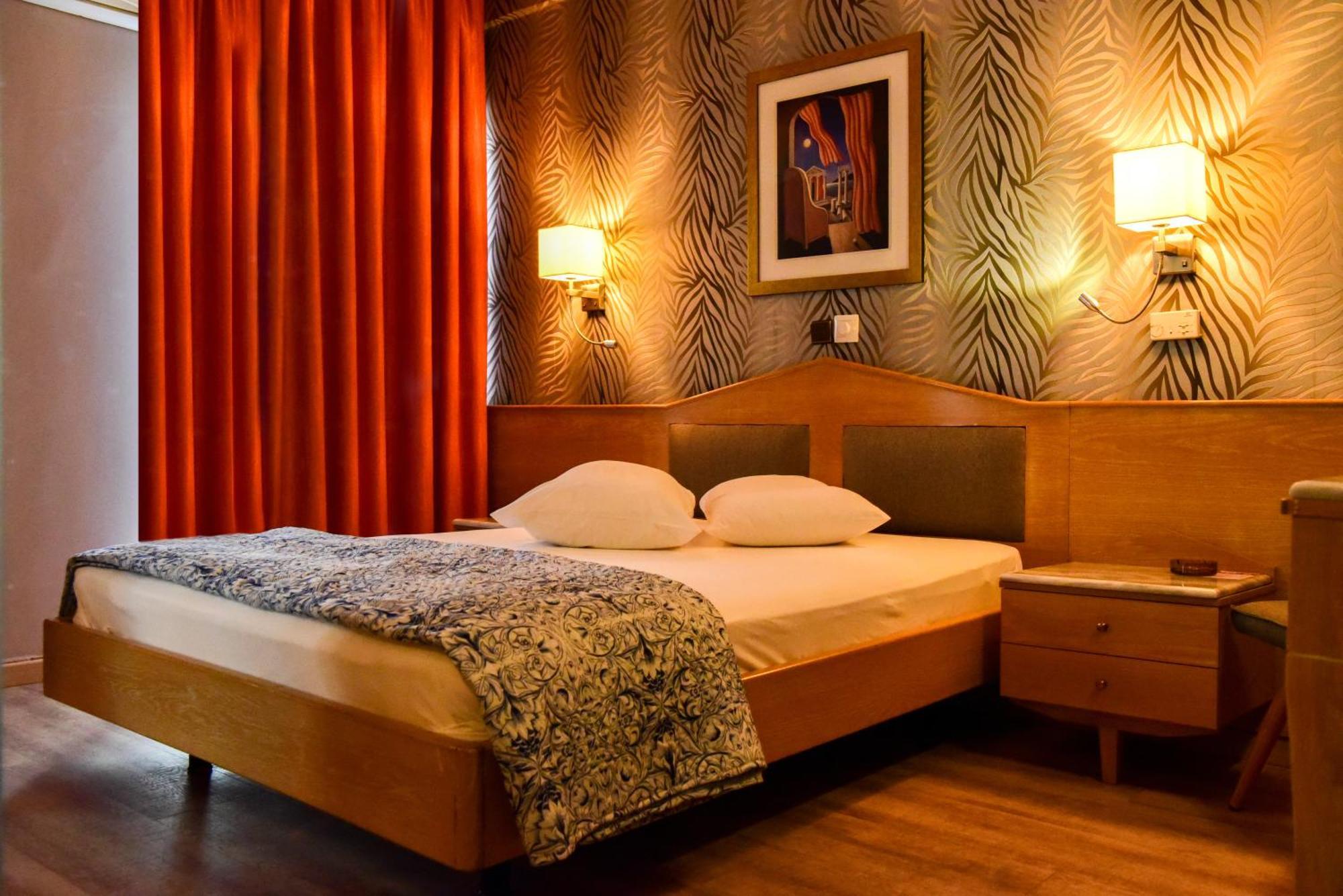 Eva Hotel Piraeus Buitenkant foto