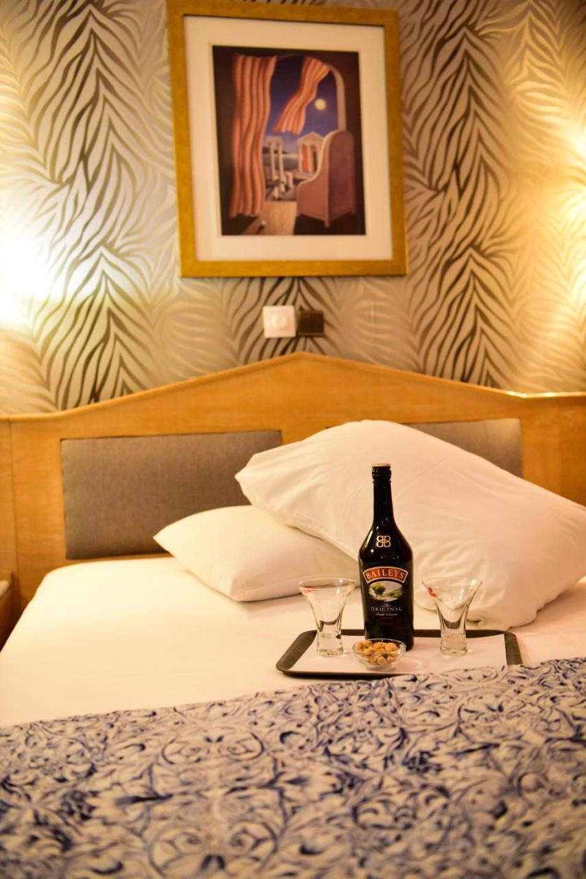 Eva Hotel Piraeus Buitenkant foto