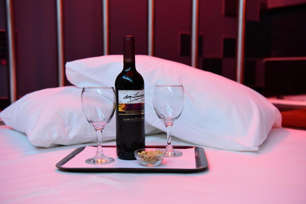 Eva Hotel Piraeus Buitenkant foto