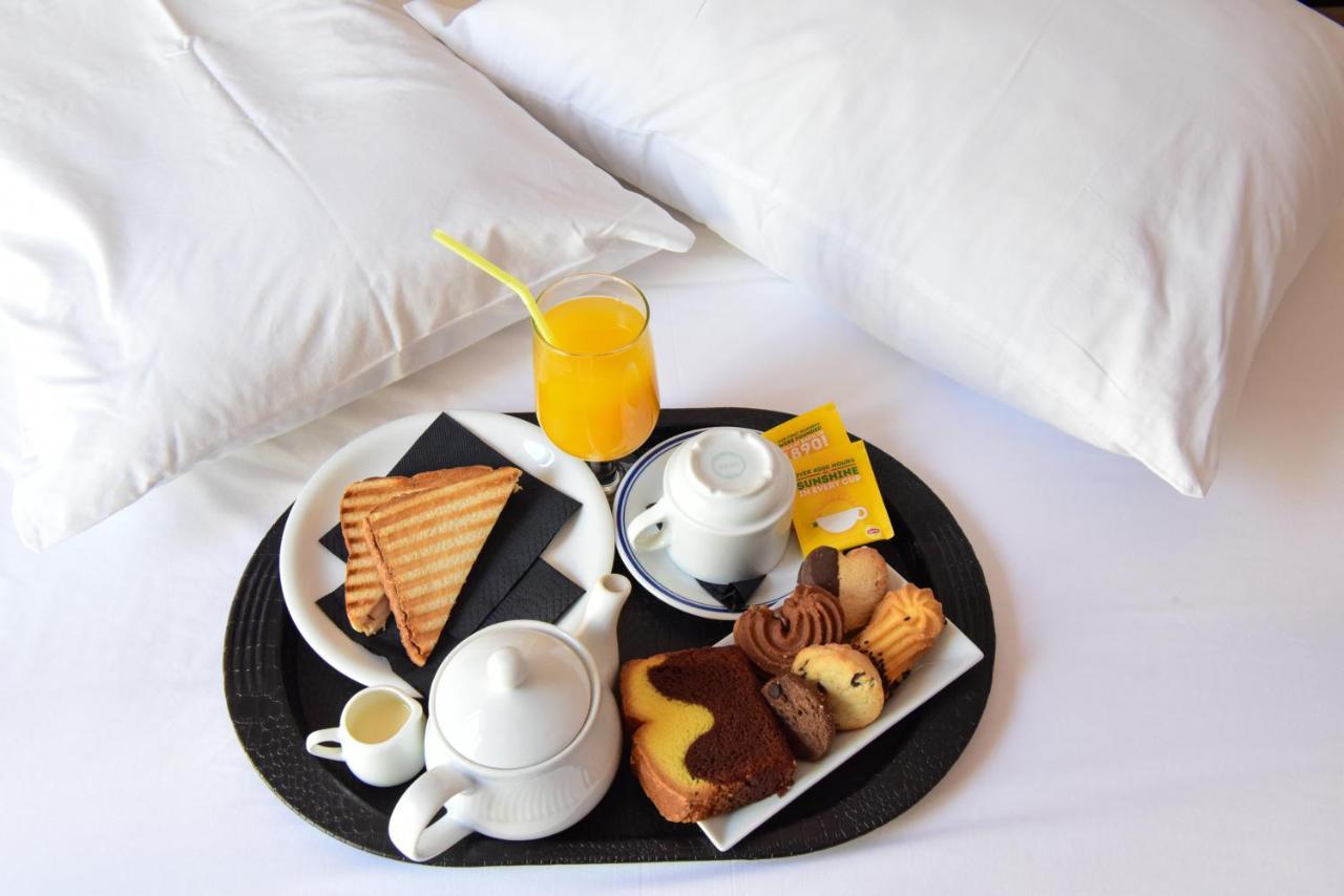 Eva Hotel Piraeus Buitenkant foto