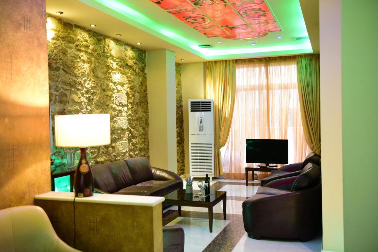 Eva Hotel Piraeus Buitenkant foto
