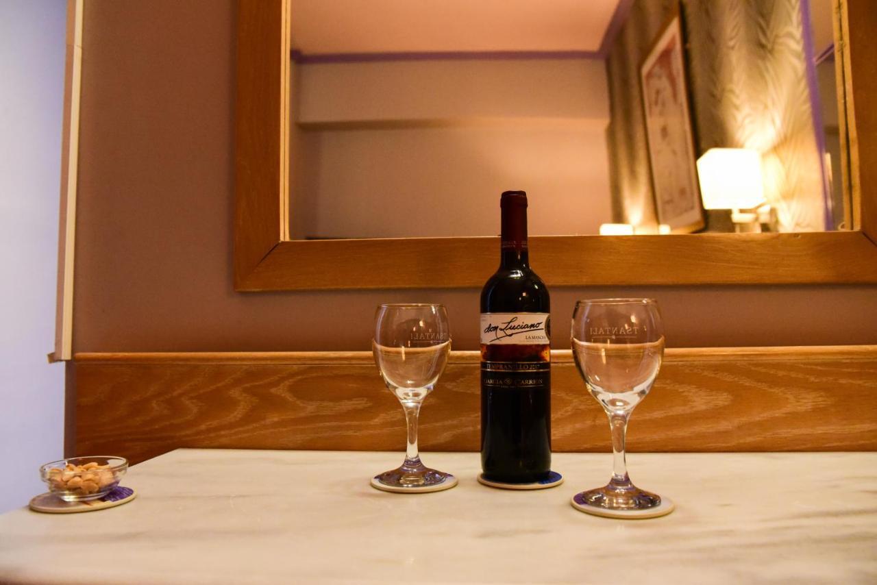 Eva Hotel Piraeus Buitenkant foto