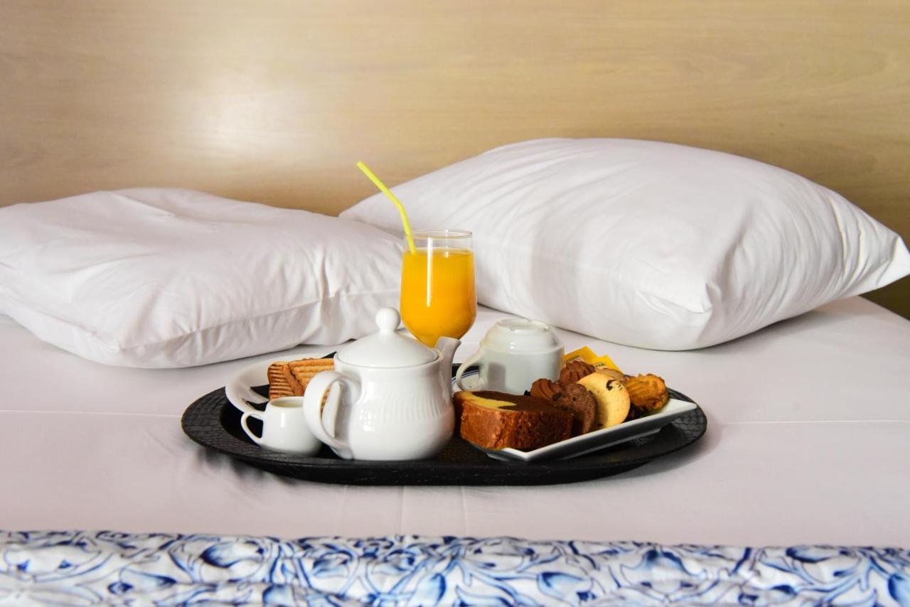 Eva Hotel Piraeus Buitenkant foto
