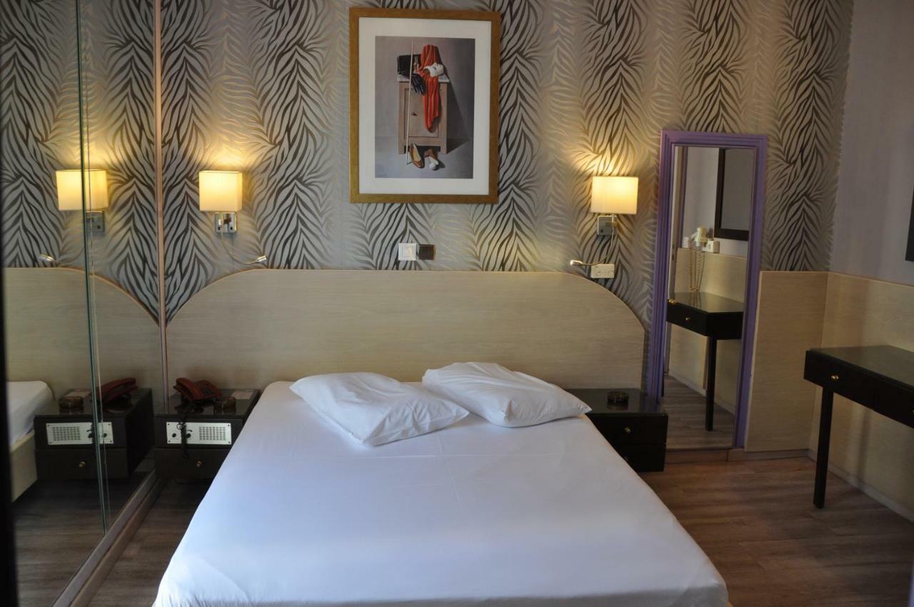 Eva Hotel Piraeus Buitenkant foto